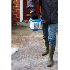 Hand Held Rock Salt & Grit Spreader Shaker for Paths & Driveways